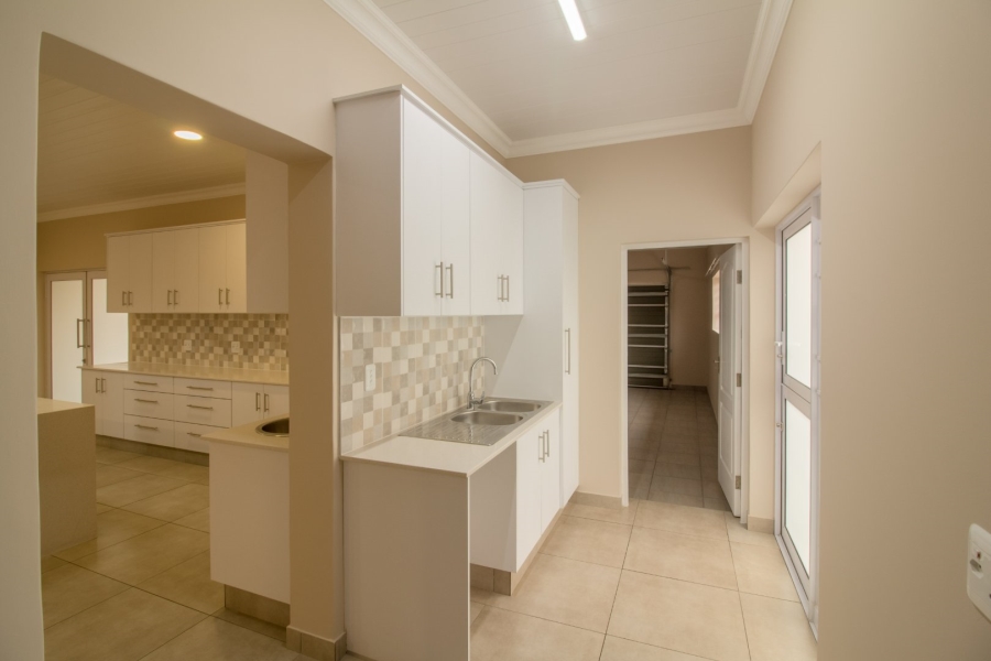 4 Bedroom Property for Sale in Menkenkop Western Cape